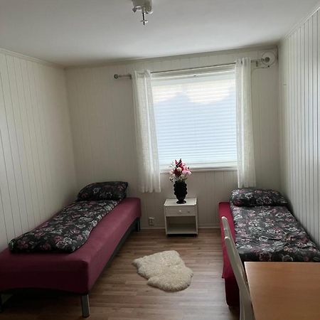 Bedroom In City Centre, No Shower Available 奥勒松 外观 照片